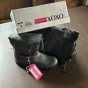 XOXO women’s NWT Leather Boots Size 8.5 Gray Extendable Calf Lace Up Back Zipper